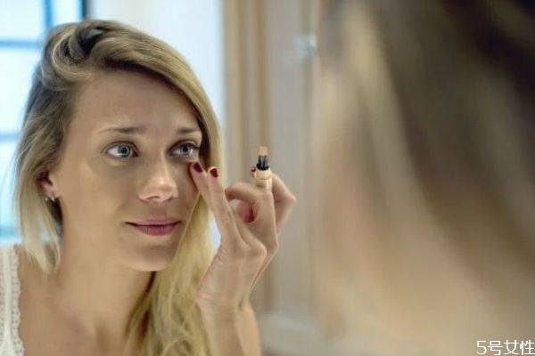 什么眼睛不適合畫眼線 不適合畫眼線的眼型 什么眼睛不適合畫眼線 不適合畫眼線的眼型