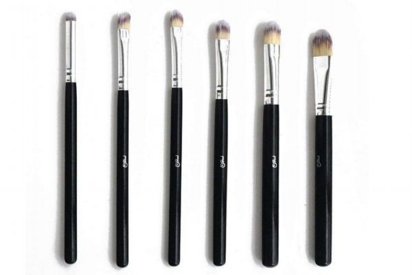 眼影刷用完都要洗嗎 暈染刷和眼影刷的區(qū)別 眼影刷用完都要洗嗎 暈染刷和眼影刷的區(qū)別