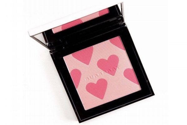 眼影能夠當(dāng)腮紅嗎 腮紅能當(dāng)眼影嗎 眼影能夠當(dāng)腮紅嗎 腮紅能當(dāng)眼影嗎