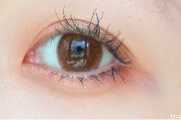 畫(huà)內(nèi)眼線會(huì)滲到眼睛里嗎 畫(huà)內(nèi)眼線對(duì)眼睛有傷害嗎 畫(huà)內(nèi)眼線會(huì)滲到眼睛里嗎 畫(huà)內(nèi)眼線對(duì)眼睛有傷害嗎