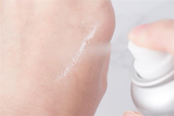 城野醫(yī)生防曬噴霧需要卸妝嗎 城野醫(yī)生防曬噴霧什么味道 城野醫(yī)生防曬噴霧需要卸妝嗎 城野醫(yī)生防曬噴霧什么味道