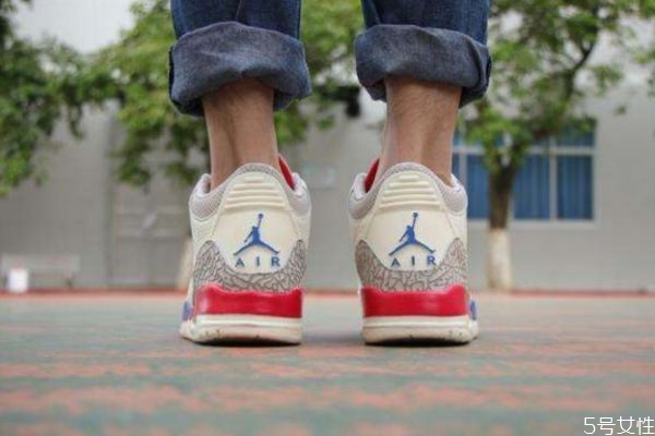 穿aj怎么搭配 穿aj的搭配方法有什么 穿aj怎么搭配 穿aj的搭配方法有什么