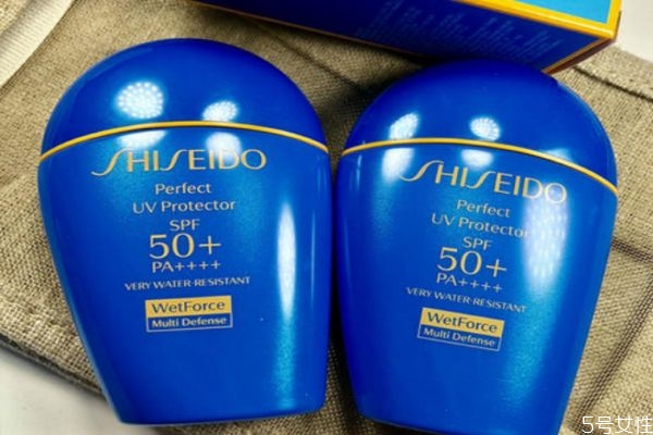 資生堂藍胖子和安耐曬哪個更好用 藍胖子和安耐曬的區(qū)別 資生堂藍胖子和安耐曬哪個更好用 藍胖子和安耐曬的區(qū)別