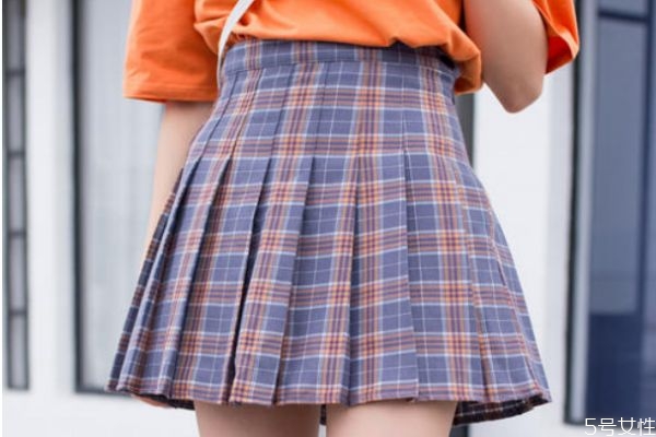 格子短裙怎么搭配上衣 格子短裙搭配上衣的方法 格子短裙怎么搭配上衣 格子短裙搭配上衣的方法