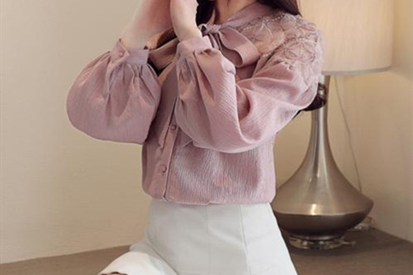 長(zhǎng)袖雪紡襯衫怎么搭配好看 長(zhǎng)袖雪紡襯衫的搭配技巧 長(zhǎng)袖雪紡襯衫怎么搭配好看 長(zhǎng)袖雪紡襯衫的搭配技巧