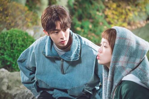 女生熱戀中容易犯哪些錯(cuò) 女生熱戀要注意什么 女生熱戀中容易犯哪些錯(cuò) 女生熱戀要注意什么