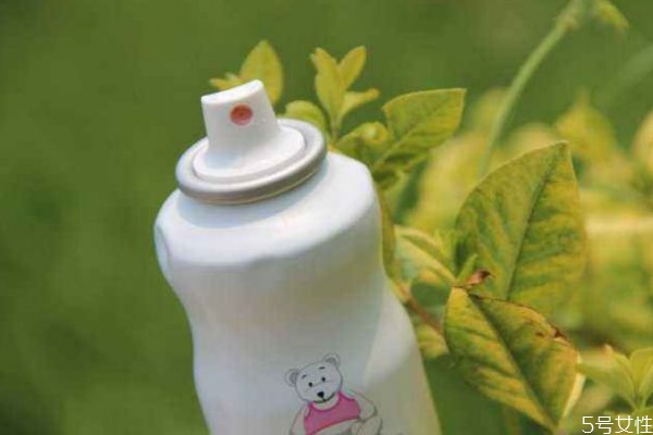 依云噴霧真假辨別 依云噴霧辨別真假方法 依云噴霧真假辨別 依云噴霧辨別真假方法