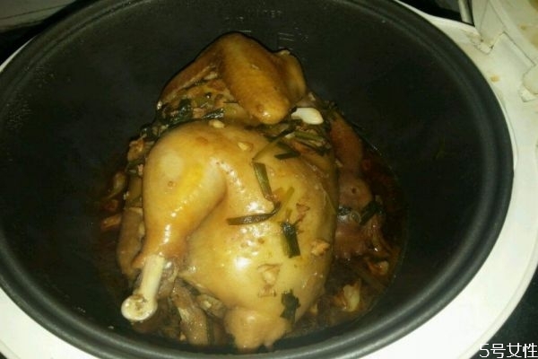 電飯煲鹽焗雞怎么做 電飯煲鹽焗雞的做法 電飯煲鹽焗雞怎么做 電飯煲鹽焗雞的做法