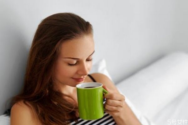 怎么判斷自己是不是油性皮膚 判斷油性皮膚的標(biāo)準(zhǔn) 怎么判斷自己是不是油性皮膚 判斷油性皮膚的標(biāo)準(zhǔn)