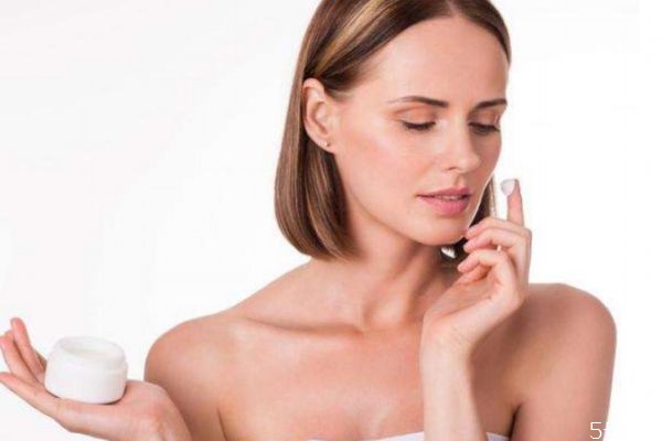 怎么判斷自己是不是油性皮膚 判斷油性皮膚的標(biāo)準(zhǔn) 怎么判斷自己是不是油性皮膚 判斷油性皮膚的標(biāo)準(zhǔn)