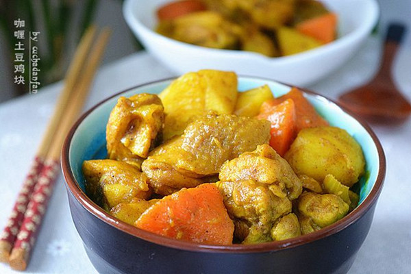 咖喱醬雞塊的做法 咖喱醬雞塊怎么做好吃 咖喱醬雞塊的做法 咖喱醬雞塊怎么做好吃