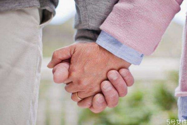 再婚夫妻經(jīng)常吵架怎么辦 解決再婚夫妻經(jīng)常吵架的方法 再婚夫妻經(jīng)常吵架怎么辦 解決再婚夫妻經(jīng)常吵架的方法