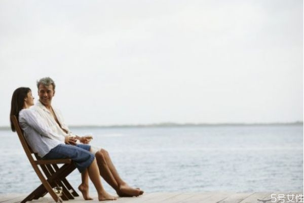 如何制止老公出軌 防止老公外遇的技巧 如何制止老公出軌 防止老公外遇的技巧