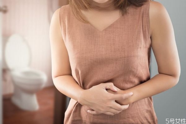 蹺二郎腿對女性的危害 為什么女性不能經(jīng)常蹺二郎腿 蹺二郎腿對女性的危害 為什么女性不能經(jīng)常蹺二郎腿