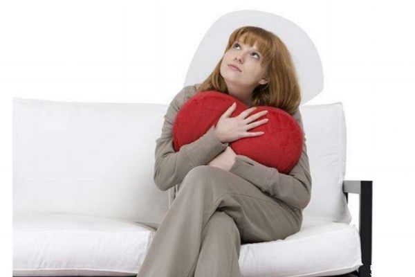 蹺二郎腿對女性的危害 為什么女性不能經(jīng)常蹺二郎腿 蹺二郎腿對女性的危害 為什么女性不能經(jīng)常蹺二郎腿