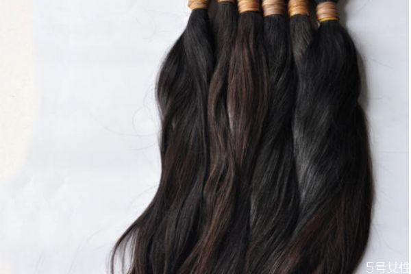 假發(fā)為什么越來越干怎么辦 解決假發(fā)為什么越來越方法 假發(fā)為什么越來越干怎么辦 解決假發(fā)為什么越來越方法