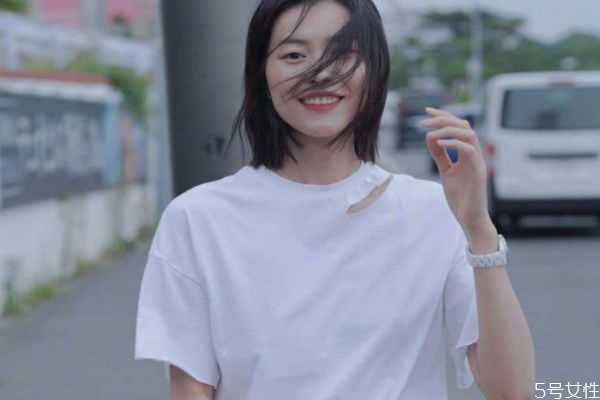 戀愛(ài)中最讓女生感動(dòng)的事情 戀愛(ài)中什么事情最讓女生感動(dòng)