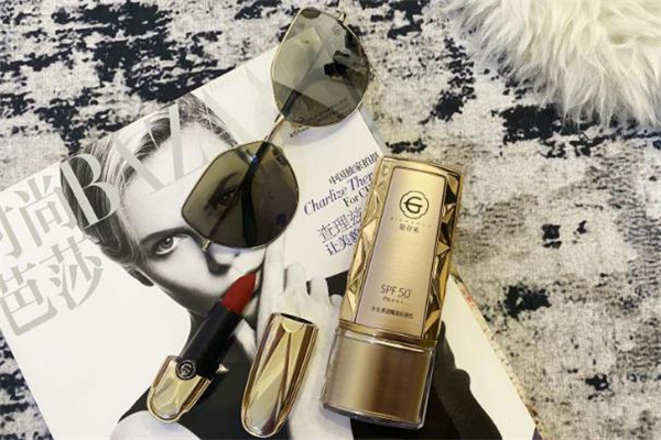 姬存希小晶鉆防曬乳敏感肌能用嗎 姬存希小晶鉆能當(dāng)隔離用嗎 姬存希小晶鉆防曬乳敏感肌能用嗎 姬存希小晶鉆能當(dāng)隔離用嗎