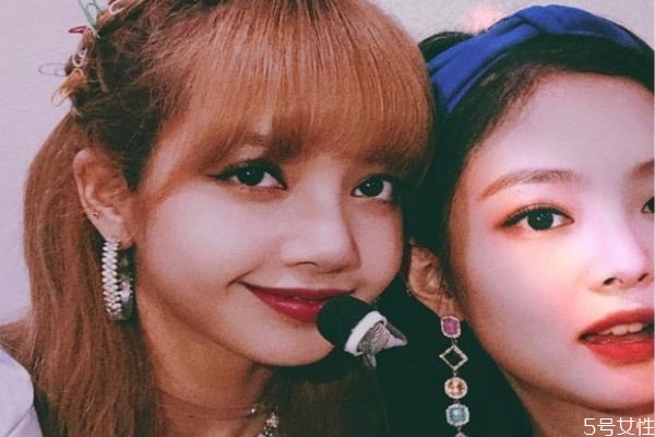 巧克力吃多了皮膚真的會(huì)變黑嗎 皮膚變黑是什么原因 巧克力吃多了皮膚真的會(huì)變黑嗎 皮膚變黑是什么原因