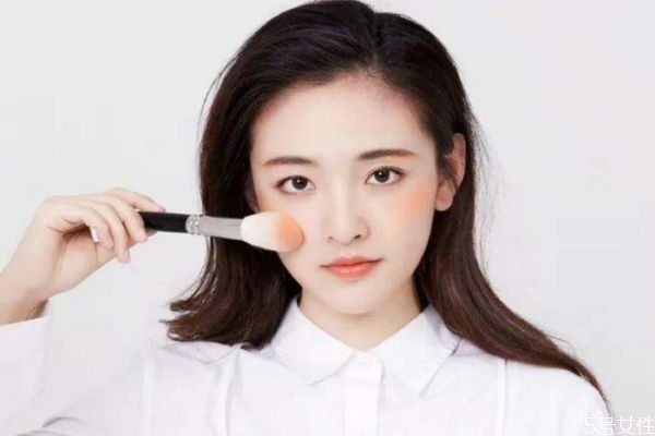 痘痘肌化妝要用隔離嗎 痘肌選擇化妝品 痘痘肌化妝要用隔離嗎 痘肌選擇化妝品