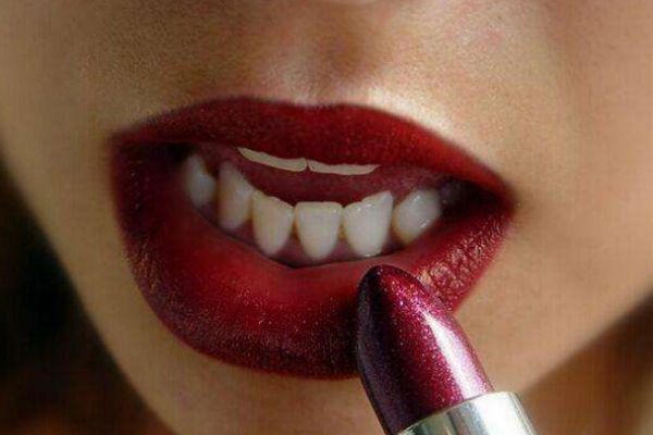 戴口罩要涂口紅雨衣嗎 口紅雨衣真的不掉色嗎 戴口罩要涂口紅雨衣嗎 口紅雨衣真的不掉色嗎