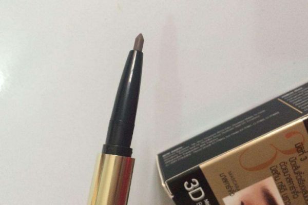 眉筆分男女嗎 正確選擇眉筆的方法 眉筆分男女嗎 正確選擇眉筆的方法