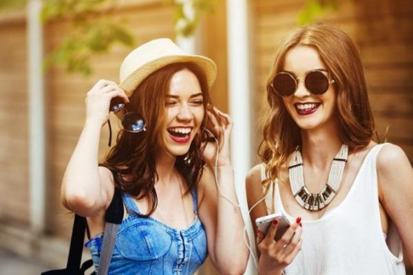 女人腳踏兩條船的表現(xiàn) ?女人腳踏兩條船的特征 女人腳踏兩條船的表現(xiàn) ?女人腳踏兩條船的特征