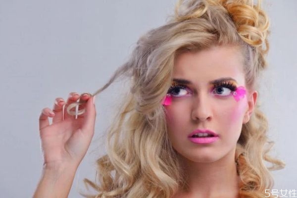 適合圓臉的長發(fā)發(fā)型有哪些 內扣發(fā)型適合什么臉型 適合圓臉的長發(fā)發(fā)型有哪些 內扣發(fā)型適合什么臉型