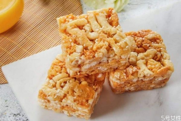 沙琪瑪?shù)臒崃扛邌?減肥可以吃沙琪瑪嗎 沙琪瑪?shù)臒崃扛邌?減肥可以吃沙琪瑪嗎