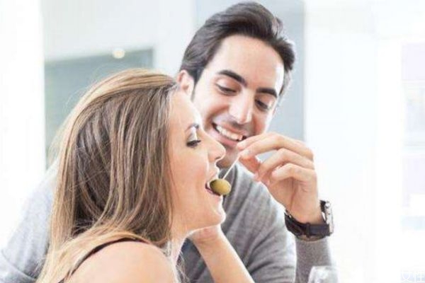 男人對你沒有興趣的表現(xiàn) 如何分辨男生對你有沒有興趣 男人對你沒有興趣的表現(xiàn) 如何分辨男生對你有沒有興趣