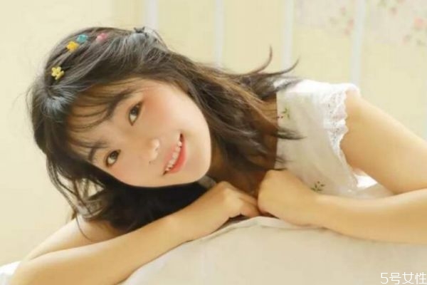 男人假裝愛你的表現 怎么分辨男人是不是真的愛你