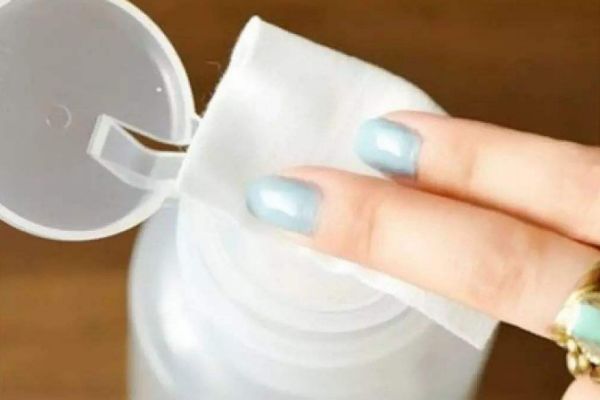 卸甲水可以卸美甲店做的指甲嗎 卸甲水可以卸掉甲油膠嗎