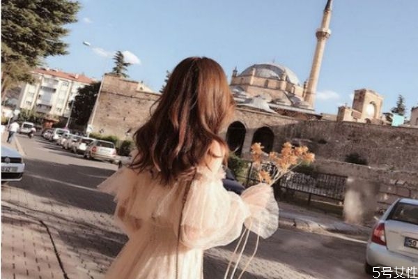 不需要打理的卷發(fā) 大學(xué)生適合的卷發(fā) 不需要打理的卷發(fā) 大學(xué)生適合的卷發(fā)