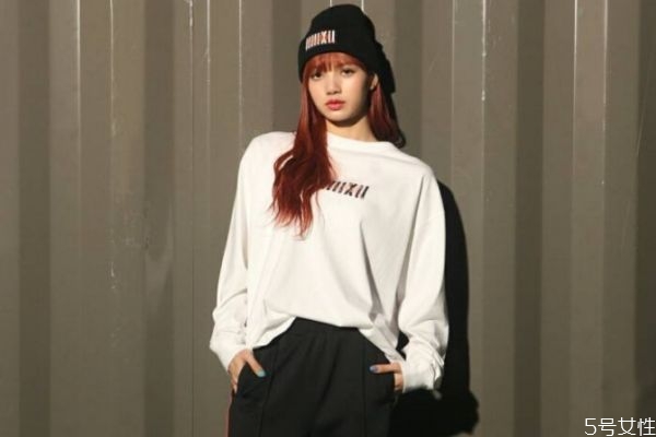 卷發(fā)不能用梳子嗎 卷發(fā)棒的用法大波浪 卷發(fā)不能用梳子嗎 卷發(fā)棒的用法大波浪