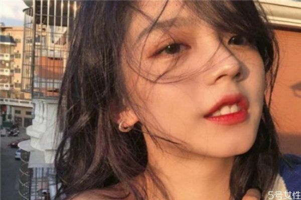 離子燙和柔順哪個(gè)好 一般做個(gè)離子燙需要多長(zhǎng)時(shí)間 離子燙和柔順哪個(gè)好 一般做個(gè)離子燙需要多長(zhǎng)時(shí)間