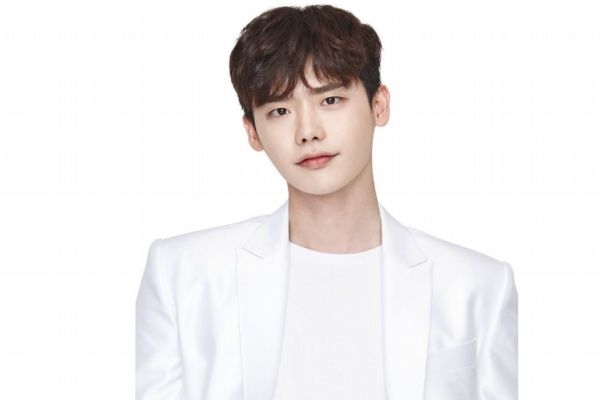 男性油性皮膚怎么改善 愛出油的肌膚能用補(bǔ)水的護(hù)膚品嗎 男性油性皮膚怎么改善 愛出油的肌膚能用補(bǔ)水的護(hù)膚品嗎