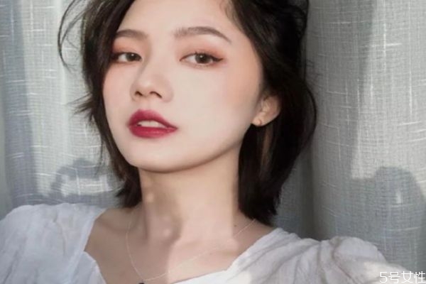 離子燙和柔順哪個(gè)好 一般做個(gè)離子燙需要多長(zhǎng)時(shí)間 離子燙和柔順哪個(gè)好 一般做個(gè)離子燙需要多長(zhǎng)時(shí)間