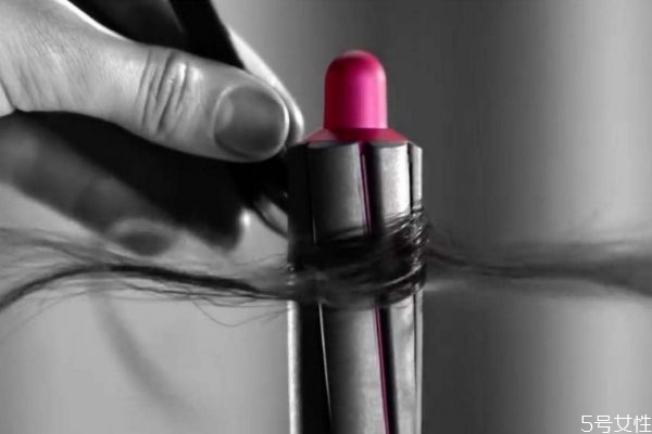 卷發(fā)棒的注意事項有什么 使用卷發(fā)棒要注意什么 卷發(fā)棒的注意事項有什么 使用卷發(fā)棒要注意什么