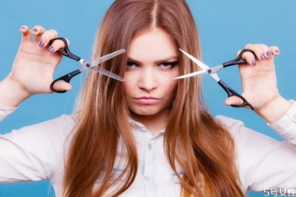 晚上睡覺(jué)頭發(fā)扎還是披 披頭發(fā)睡覺(jué)好還是扎頭發(fā)睡覺(jué)好 晚上睡覺(jué)頭發(fā)扎還是披 披頭發(fā)睡覺(jué)好還是扎頭發(fā)睡覺(jué)好