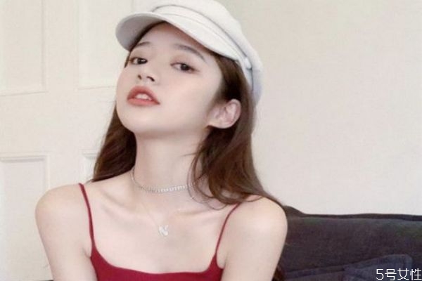 頭發(fā)很厚怎樣讓頭發(fā)變少 如何讓厚頭發(fā)變少 頭發(fā)很厚怎樣讓頭發(fā)變少 如何讓厚頭發(fā)變少