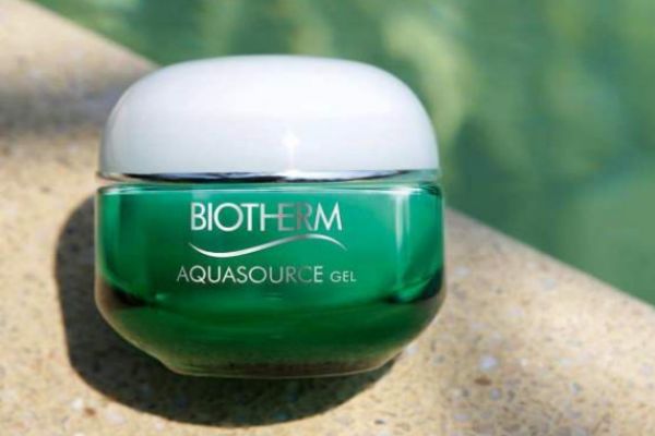 面霜和護手霜的區(qū)別 面霜和護手霜的不同 面霜和護手霜的區(qū)別 面霜和護手霜的不同