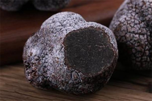 新鮮黑松露怎么吃 黑松露可以泡水喝嗎 新鮮黑松露怎么吃 黑松露可以泡水喝嗎