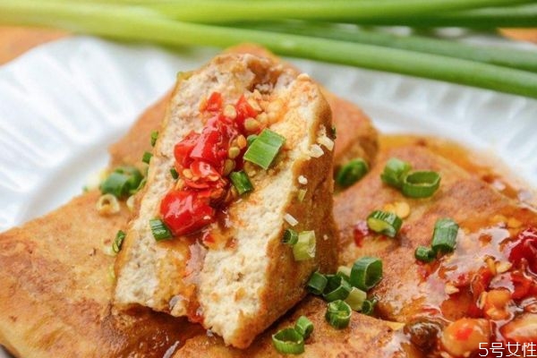 毛豆腐怎么做好吃 毛豆腐的美味做法 毛豆腐怎么做好吃 毛豆腐的美味做法