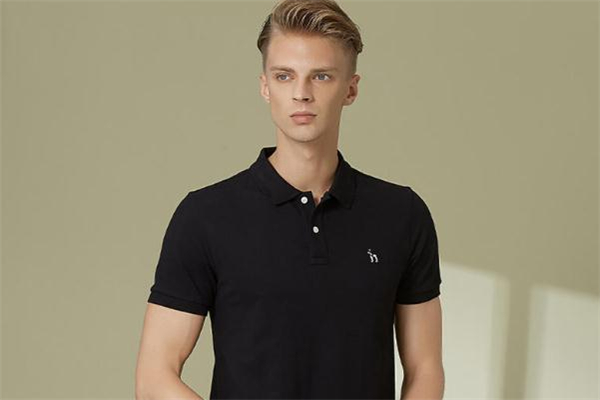 男生夏天穿什么顏色衣服好看 男生穿什么顏色短袖百搭 男生夏天穿什么顏色衣服好看 男生穿什么顏色短袖百搭