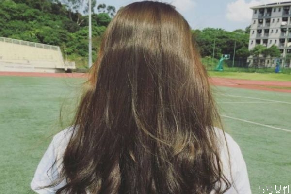 悶青色綠色幾天能洗掉 染發(fā)后做護(hù)理好嗎 悶青色綠色幾天能洗掉 染發(fā)后做護(hù)理好嗎