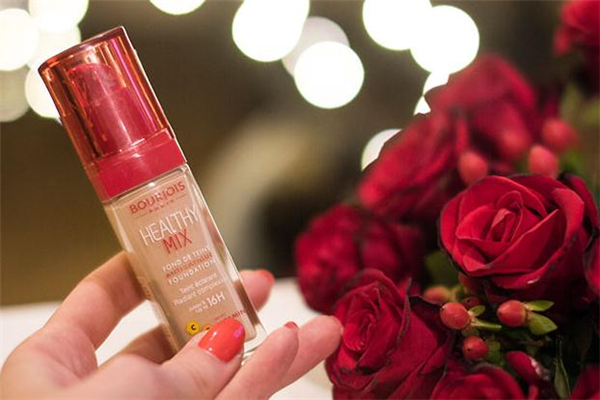 妙巴黎粉底液保質(zhì)期多久 妙巴黎粉底液成分 妙巴黎粉底液保質(zhì)期多久 妙巴黎粉底液成分