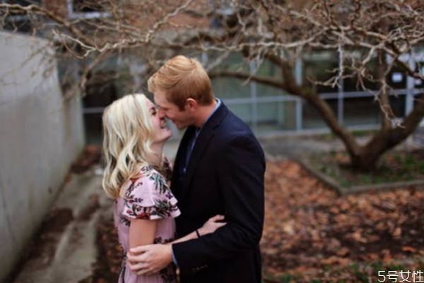 結(jié)婚證丟了怎么辦 結(jié)婚證丟了怎么離婚 結(jié)婚證丟了怎么辦 結(jié)婚證丟了怎么離婚