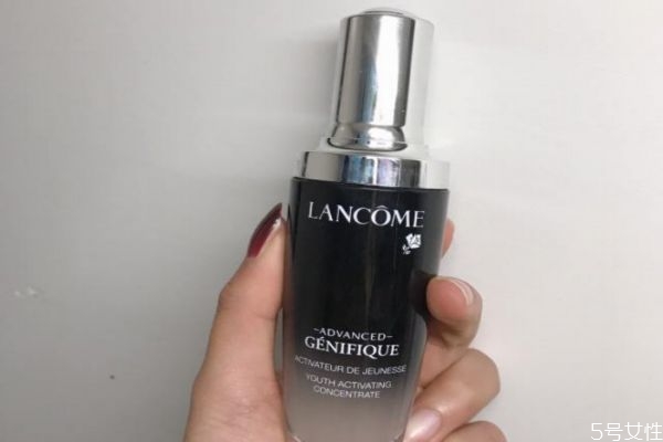 蘭蔻小黑瓶肌底液效果好嗎 蘭蔻小黑瓶的功效 蘭蔻小黑瓶肌底液效果好嗎 蘭蔻小黑瓶的功效