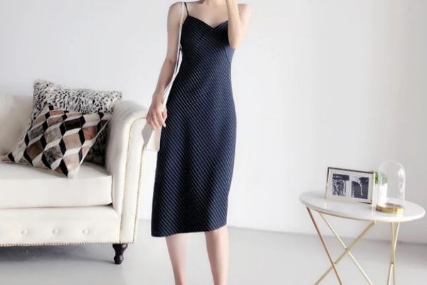 吊帶裙怎么分前后 吊帶裙區(qū)分前后方法 吊帶裙怎么分前后 吊帶裙區(qū)分前后方法