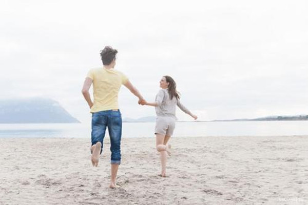 一開始就是異地戀有必要談嗎 一開始就是異地戀應(yīng)該開始嗎 一開始就是異地戀有必要談嗎 一開始就是異地戀應(yīng)該開始嗎